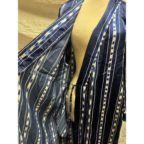 Nieman Marcus Natori II Small 100% Polyester Blue and White Stripped Robe - Picture 2 of 7